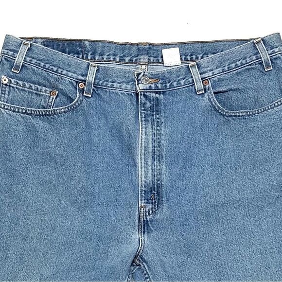 VINTAGE Levi's 505 Regular Tapered Light Wash Jean - Picture 3 of 9